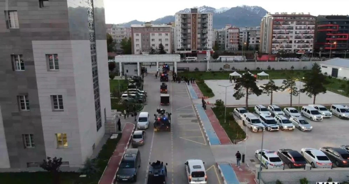 11 ilde eş zamanlı 'NarkoKapan-Van' uyuşturucu operasyonu: 78 g&ouml;zaltı