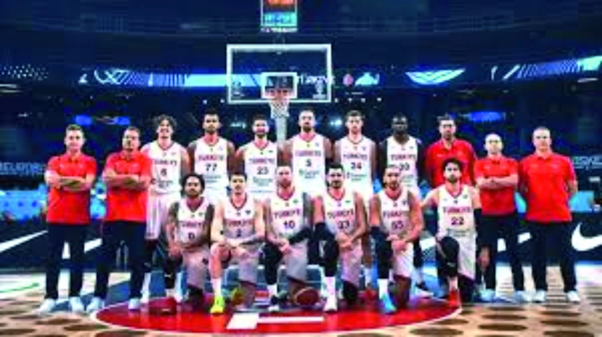12 Dev Adam, EuroBasket'te finale yükseldi