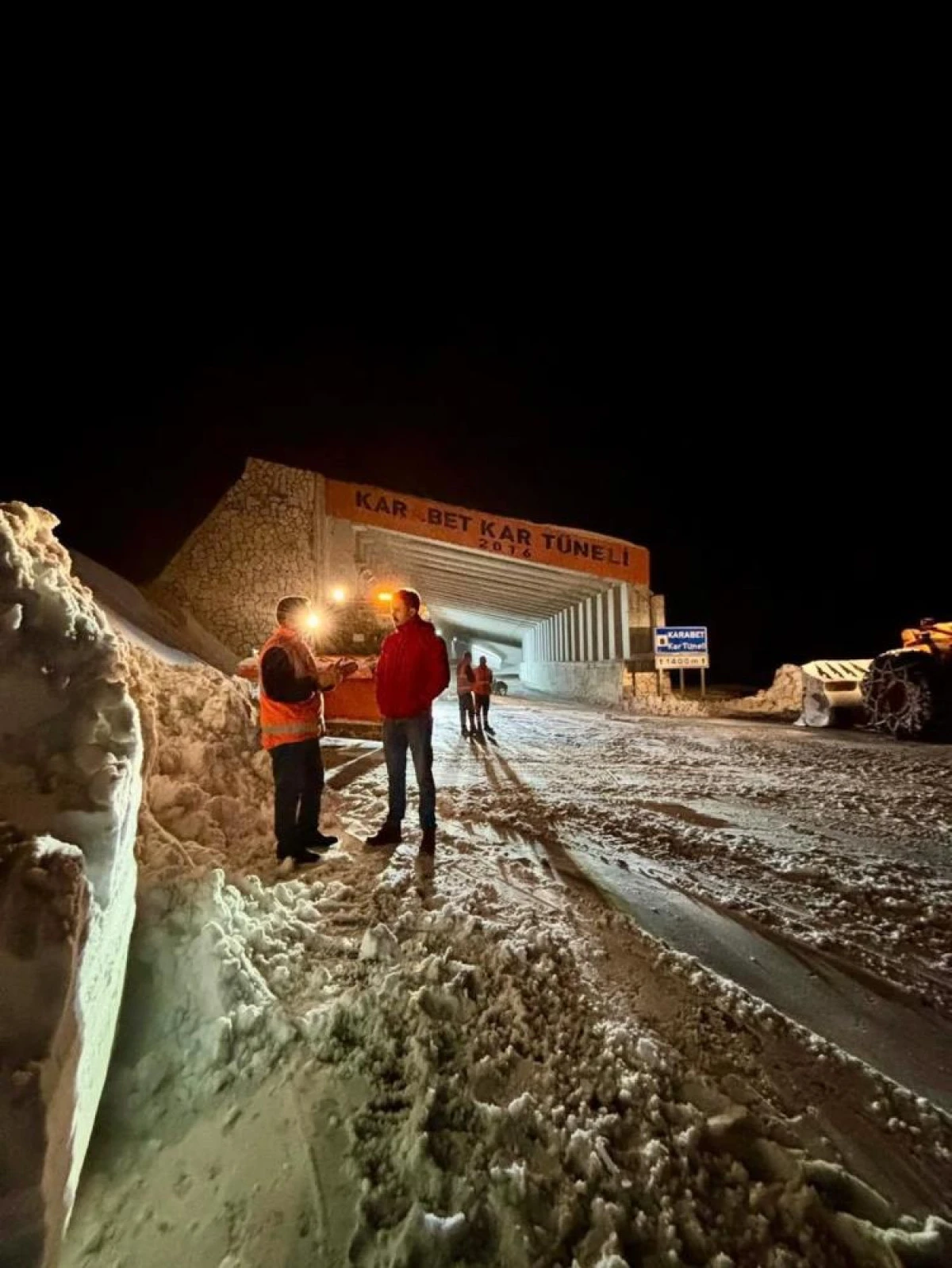 3 bin rakımlı Karabet Geçidi'nde kar yağışı etkili oldu