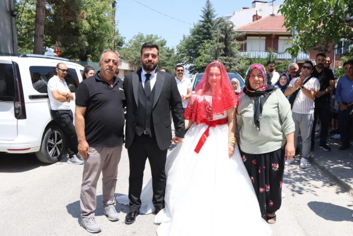 37 yıl önceki askerlik arkadaşlıklarını sürdürüyorlar