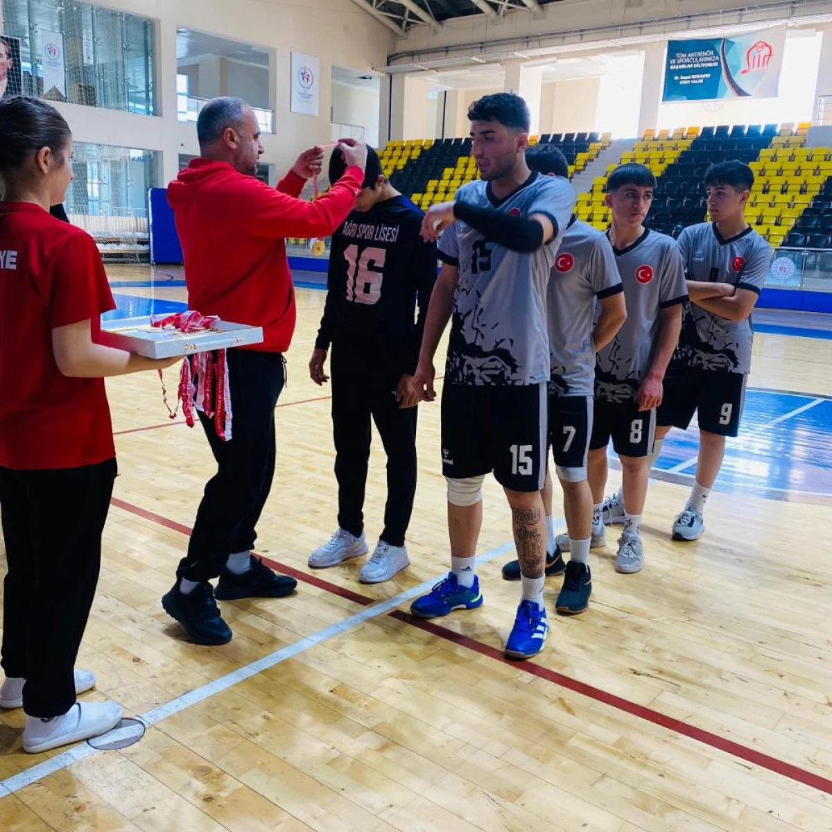 Ağrı Spor Lisesi hentbolda T&uuml;rkiye yarı finallerine y&uuml;kseldi