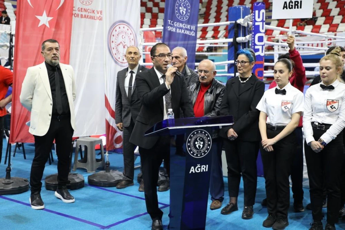 Ağrı'da 428 sporcu madalya için yumruk sallayacak