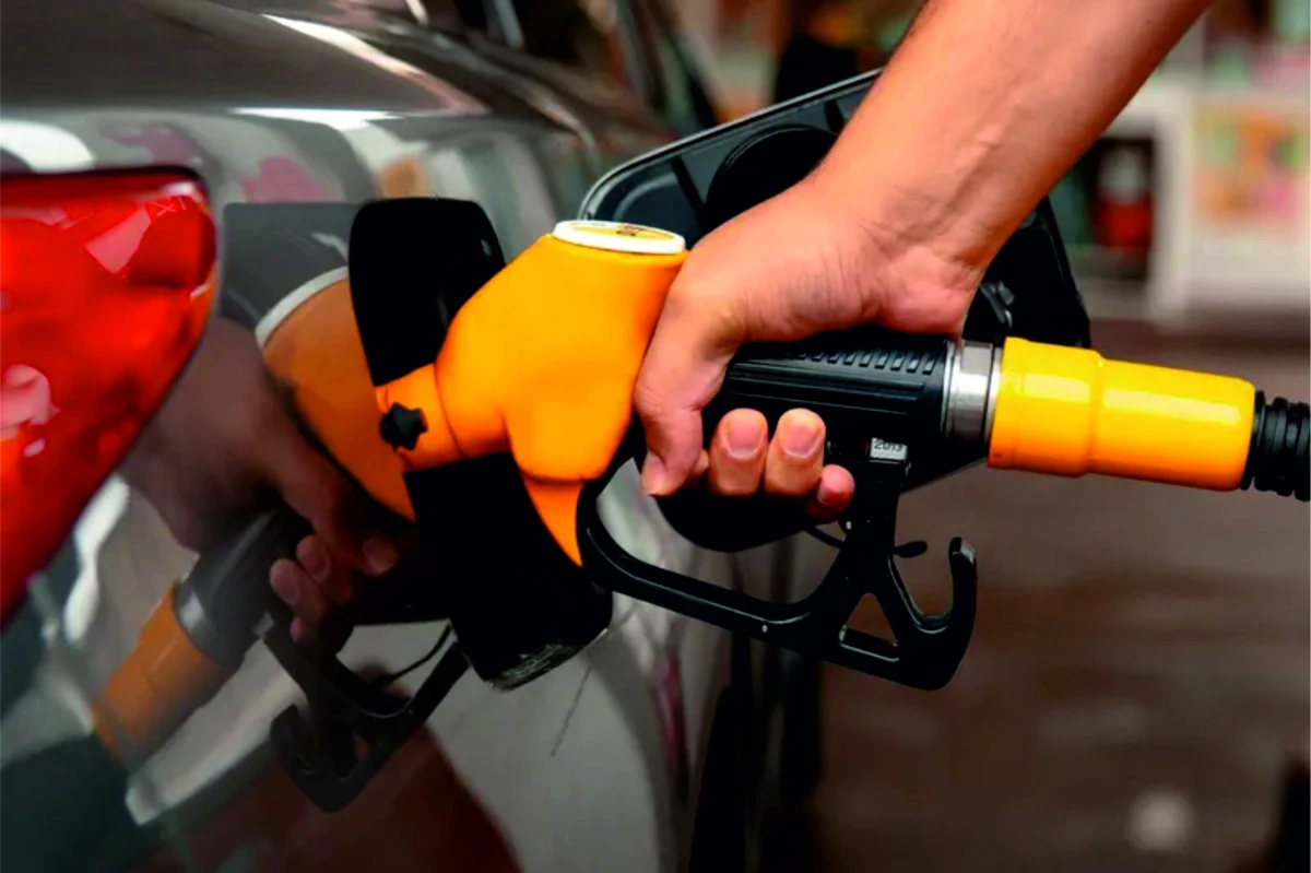 Akaryakıta tarihin en b&uuml;y&uuml;k zammı geliyor