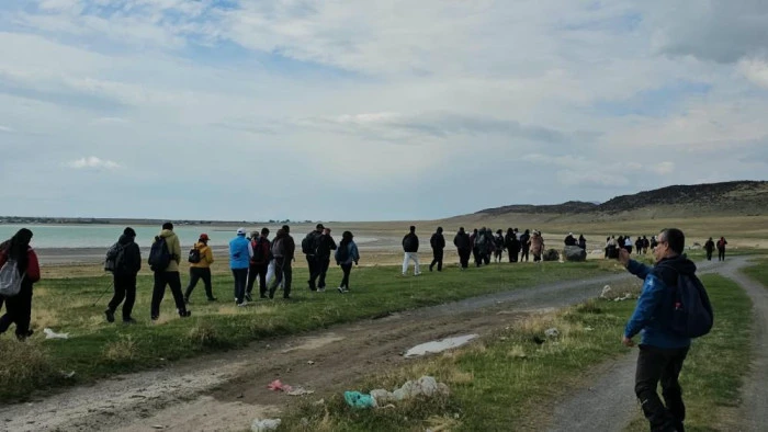 Arin G&ouml;l&uuml;'ndeki su &ccedil;ekilmesine dikkat &ccedil;ekmek i&ccedil;in doğa y&uuml;r&uuml;y&uuml;ş&uuml; d&uuml;zenlendi