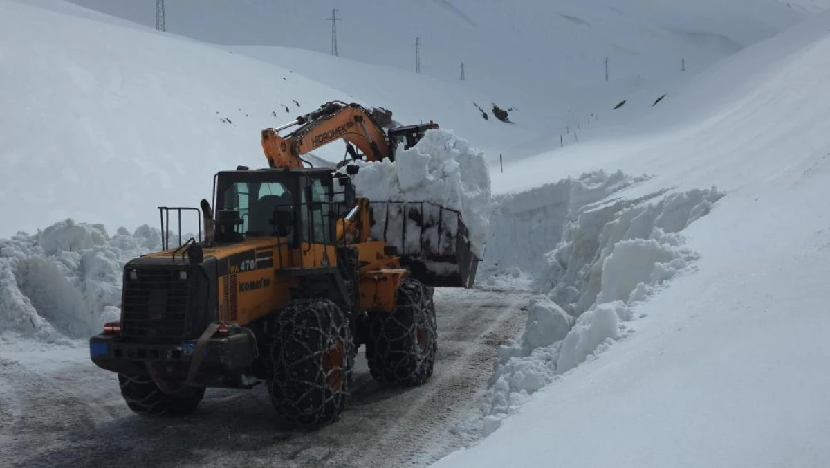 Bah&ccedil;esaray yolunda &ccedil;alışma yeniden başladı