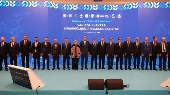 Bakan Yumaklı: "Van G&ouml;l&uuml;'n&uuml;n hazinelerini keşfetmek i&ccedil;in değil korumak i&ccedil;in varız"