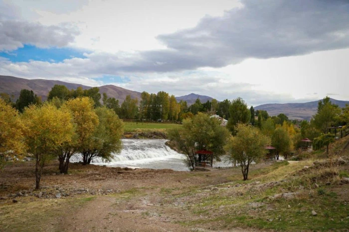 Balık Bendi'ne bungalov ev, kafe ve lokanta projesi