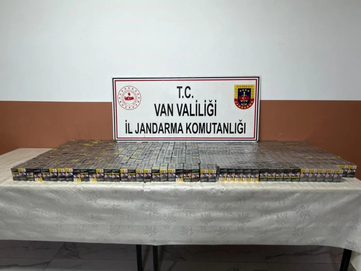 Başkale&rsquo;de bin 540 paket g&uuml;mr&uuml;k ka&ccedil;ağı sigara ele ge&ccedil;irildi