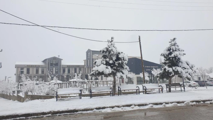 Başkale&rsquo;de kar yağışı