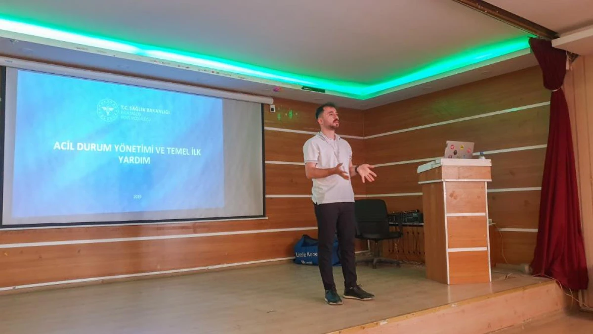 Başkale'de öğretmenlere sağlıklı yaşam eğitimi