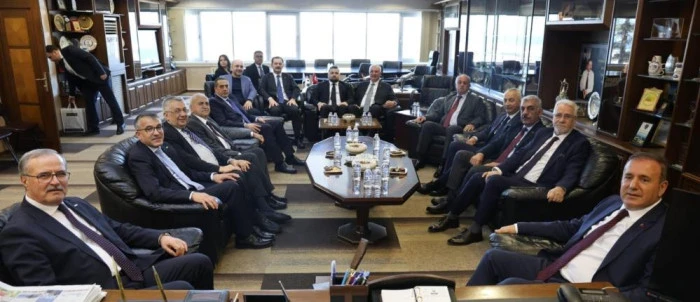 Başkan Memet Aslan OSB&Uuml;K zirvesi i&ccedil;in Trabzon&rsquo;da