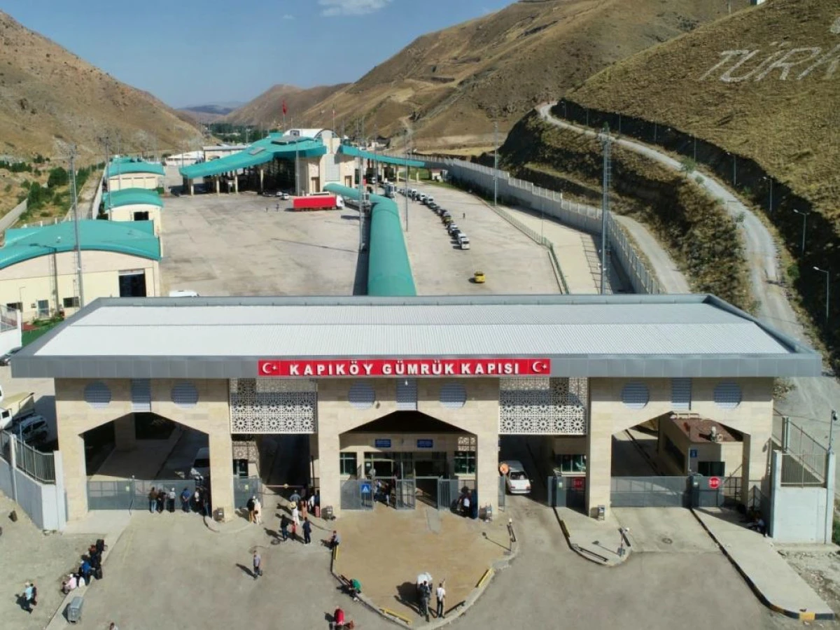 Başkan Takva m&uuml;jdeyi verdi: Kapık&ouml;y karşılıklı tır ge&ccedil;işlerine a&ccedil;ıldı