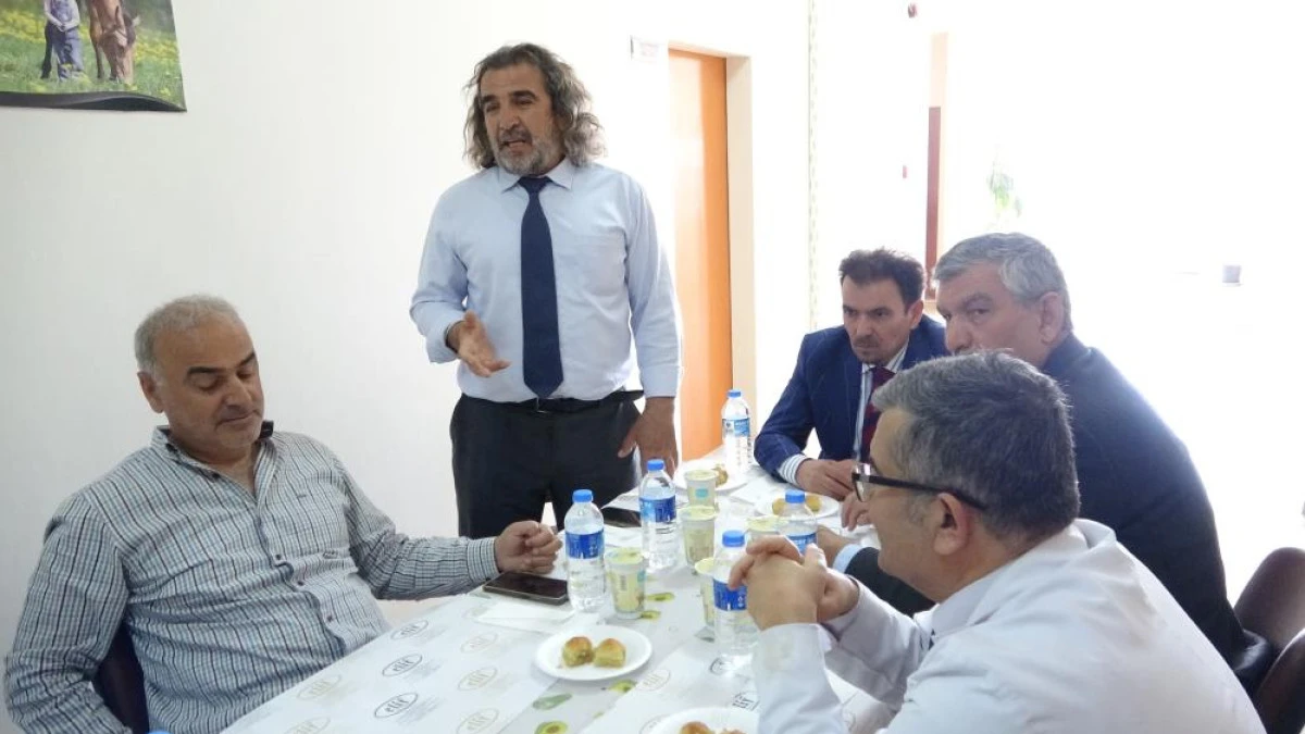 Binlerce öğrenci yetiştiren Van YYÜ'nün çınarı emekli oldu
