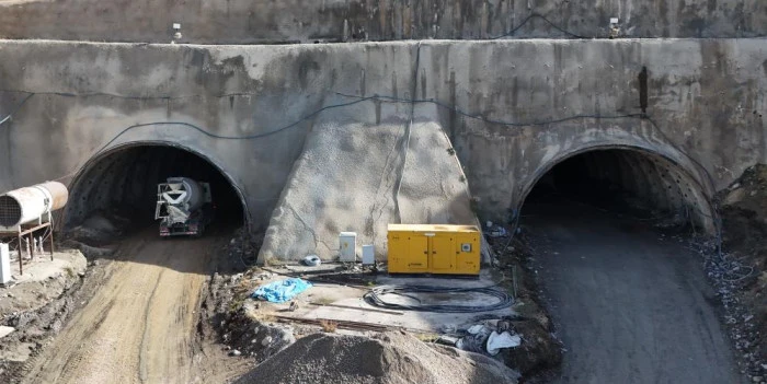 Bitlis, Van ve Diyarbakır arasında ulaşımın konforunu artıracak projeler hızla sürüyor