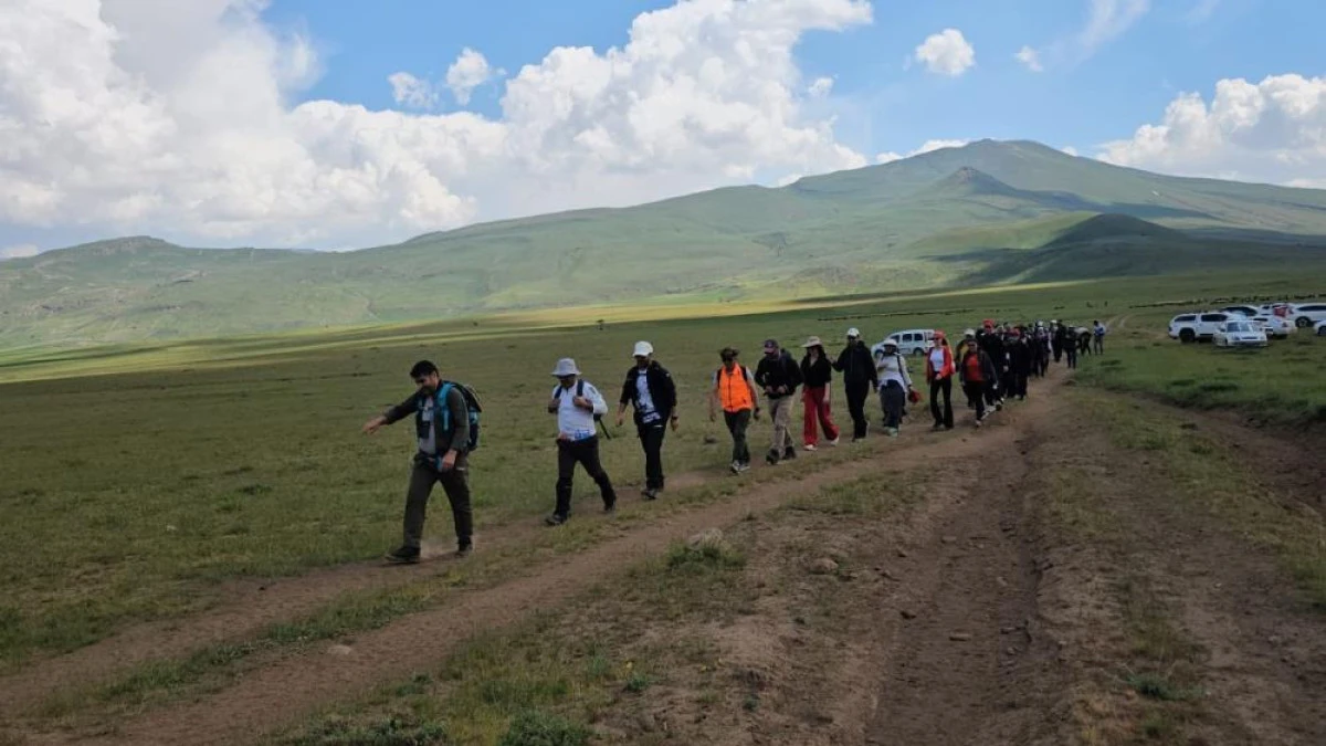Bitlis'te Van G&ouml;l&uuml; i&ccedil;in farkındalık y&uuml;r&uuml;y&uuml;ş&uuml;