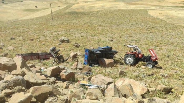 Bulanık'ta traktör uçuruma yuvarlandı: 1’i ağır 3 yaralı