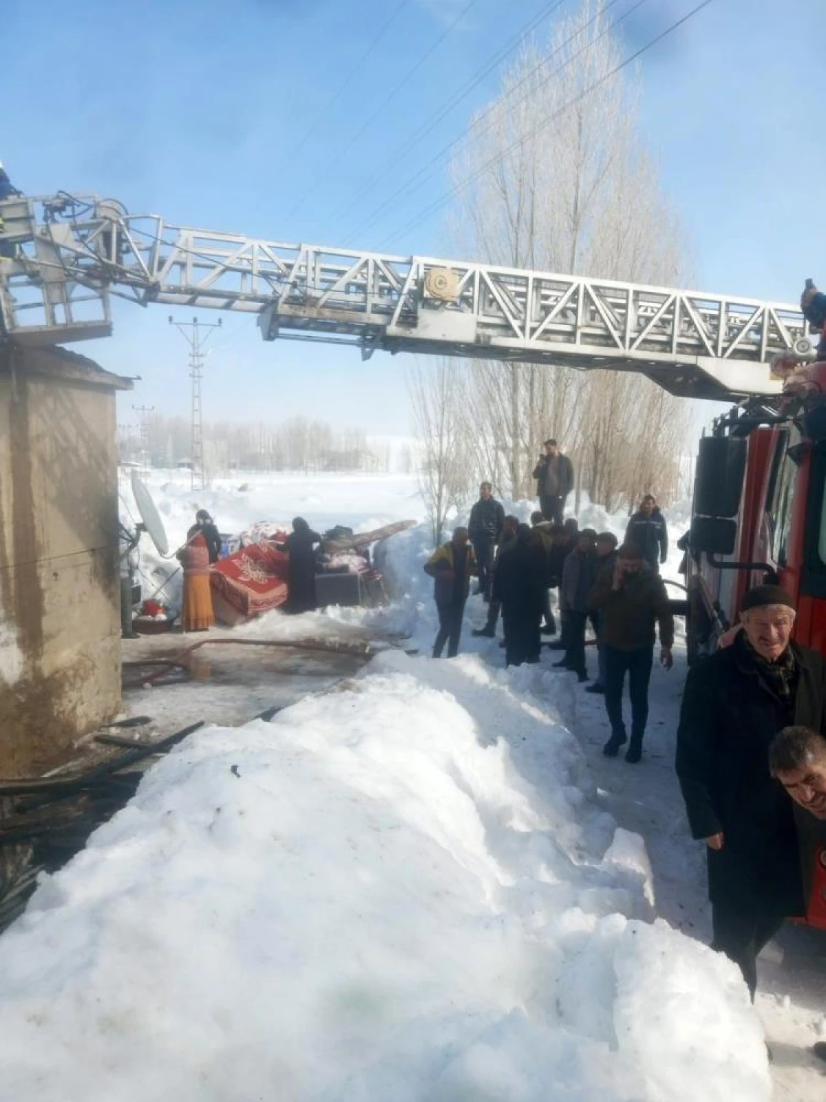&Ccedil;aldıran'da ev yangını