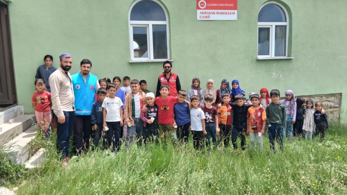 &Ccedil;aldıran'da gen&ccedil;lik r&uuml;zgarı ve "Dondurmacı Hoca" Coşkusu: Yaz Kur'an kursları turnuvalarla renkleniyor