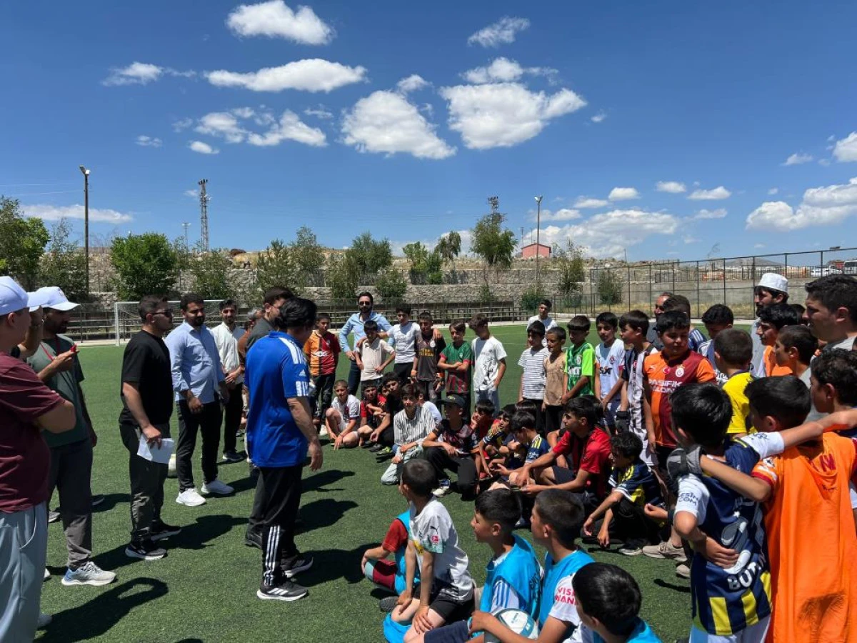 &Ccedil;aldıran&rsquo;da yaz Kur&rsquo;an kursu &ouml;ğrencileri futbol turnuvasında buluştu