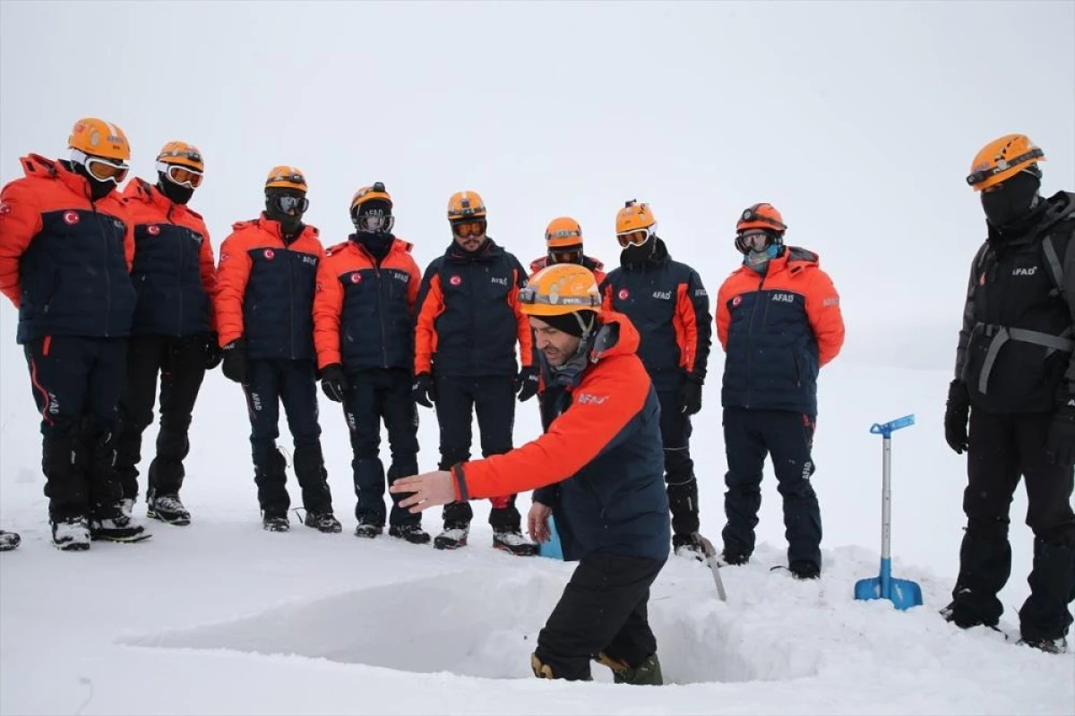 &Ccedil;ığ riskine karşı b&ouml;lgesel AFAD eğitimi Van'da başladı