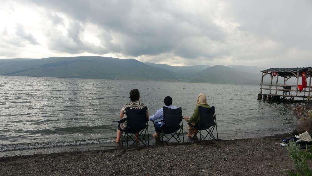 Çıldır Gölü'ne yaz aylarında yoğun ilgi