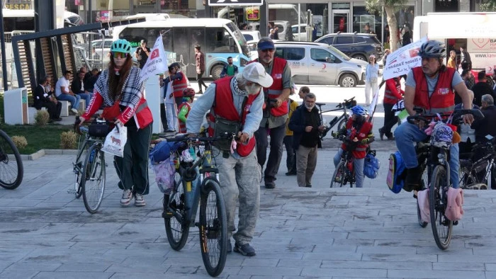 &Ccedil;ocuklar i&ccedil;in pedal &ccedil;eviren Minab Kervanı Van'a ulaştı