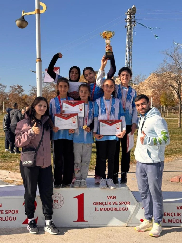 Cumhuriyet Ortaokulundan çifte başarı