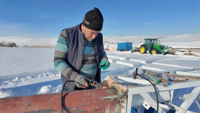 Dededen kalma mesleğini geliştirerek r&uuml;zg&acirc;rg&uuml;l&uuml; imalatı yapıyor