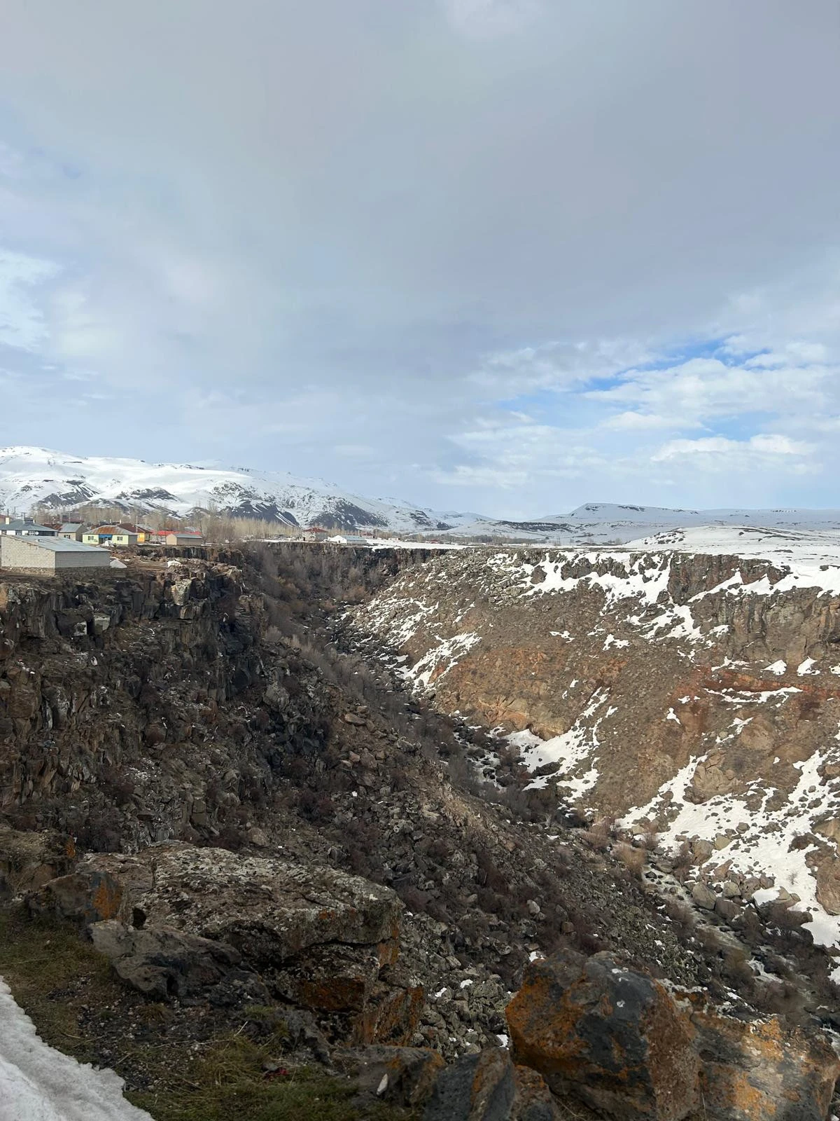 Deli&ccedil;ay Kanyonu Baharla B&uuml;y&uuml;l&uuml;yor: Turizm İ&ccedil;in Değer Bekliyor