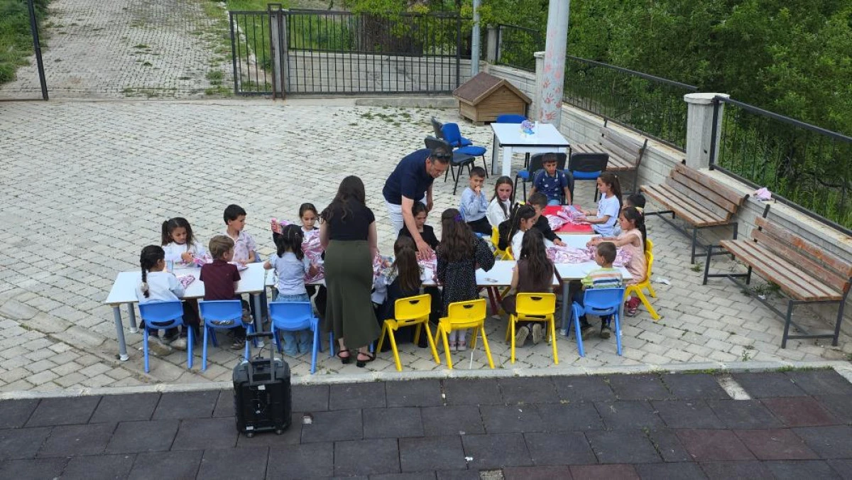 Eğitim g&ouml;n&uuml;ll&uuml;leri Gevaşlı &ouml;ğrencilere unutulmaz bir g&uuml;n yaşattı