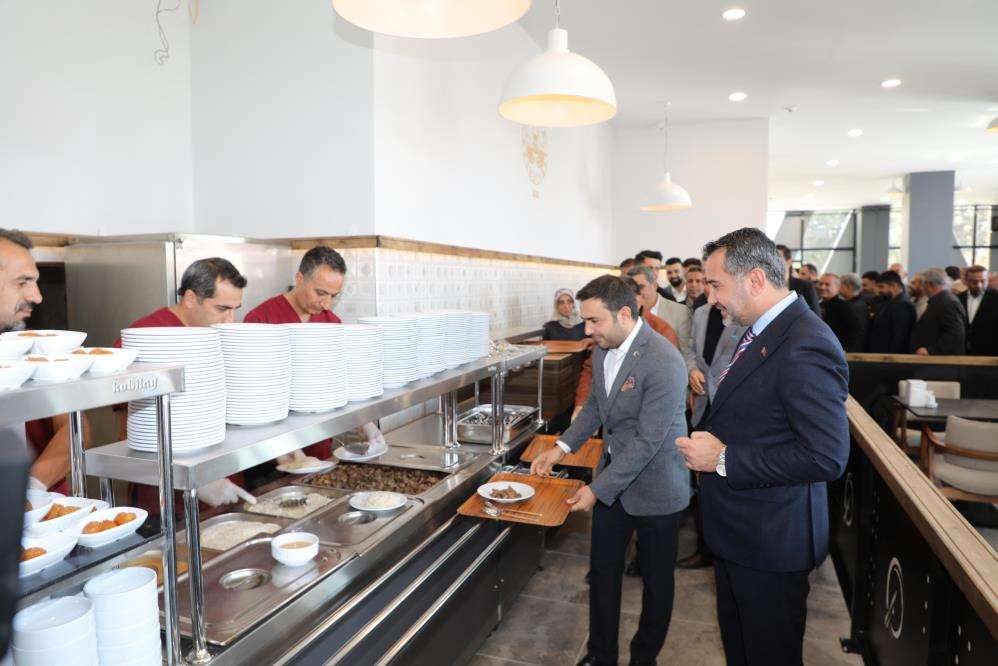 Elazığ'da 4 çeşit yemeğin 50 lira olduğu Şehir Lokantası açıldı