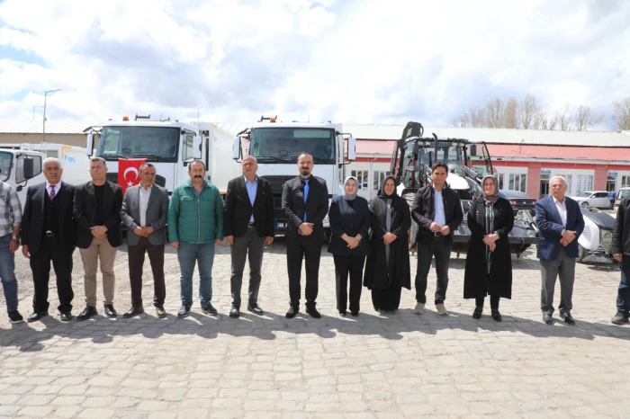 Erciş Belediyesi Ara&ccedil; Filosunu G&uuml;&ccedil;lendiriyor