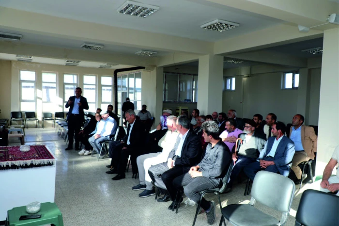 Erciş Belediyesi Eş Başkanları Keklikova Mahallesi'nde Halkla Buluştu