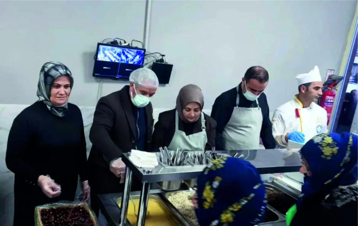 Erciş Belediyesi Halk Lokantası İftarda Vatandaşları Ağırlıyor