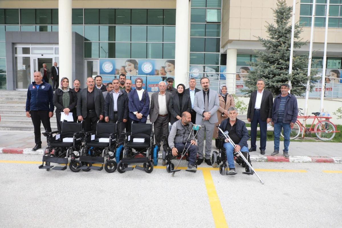 Erciş Belediyesinden Engellilere Ak&uuml;l&uuml; Sandalye Desteği