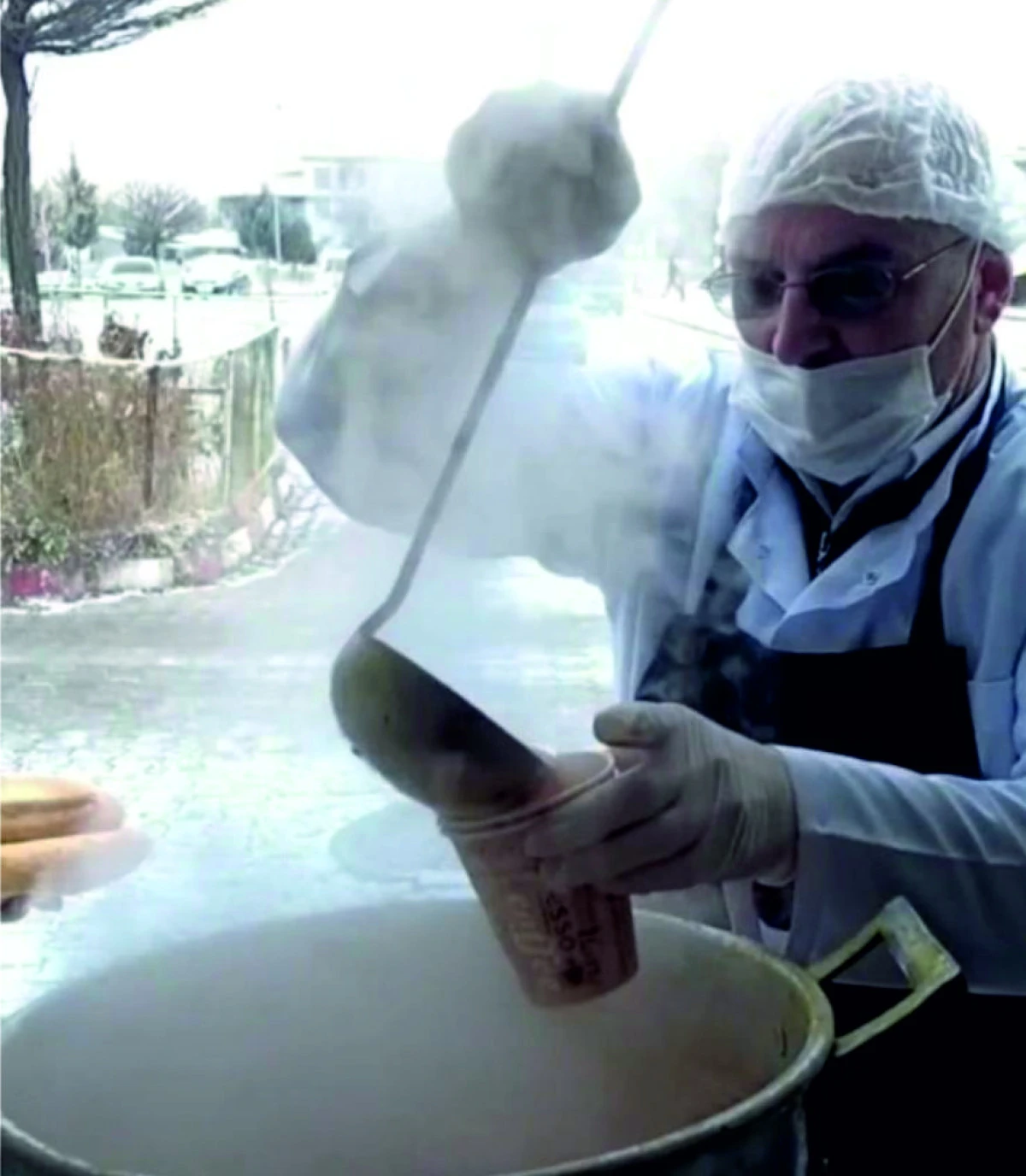 ERCİŞ BELEDİYESİ&rsquo;NDEN HASTANE  &Ouml;N&Uuml;NDE &Uuml;CRETSİZ &Ccedil;ORBA İKRAMI