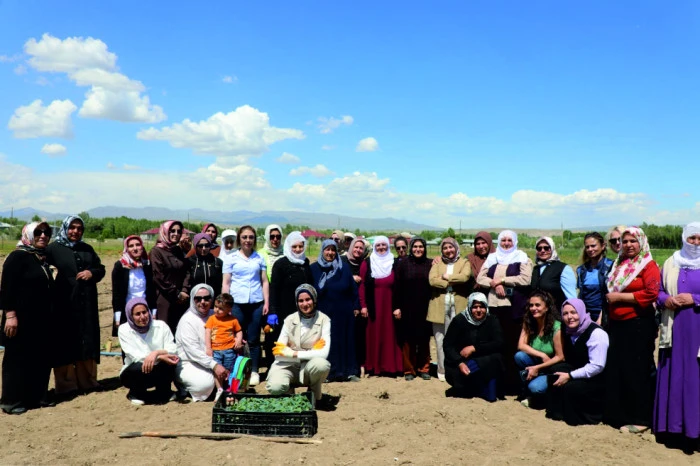 ERCİŞ KADIN KENT BOSTANI AÇILDI