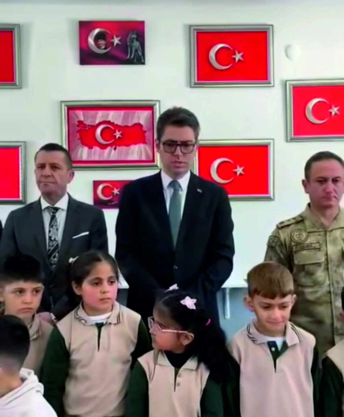 Erciş Kaymakamı Karaloğlu Ko&ccedil; K&ouml;pr&uuml; İlkokulu&rsquo;nu Ziyaret Etti