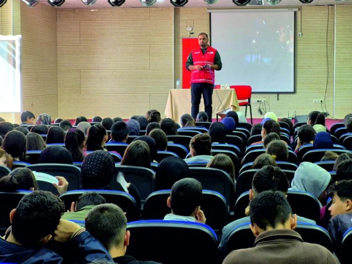 ERCİŞ KIZILAY’INDAN  ÖĞRENCİLERE  DESTEK