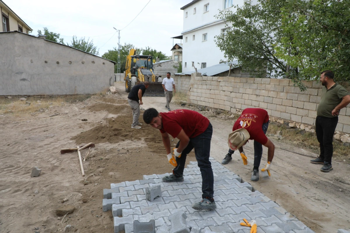 Erciş Salihiye&rsquo;de Parke Mesaisi