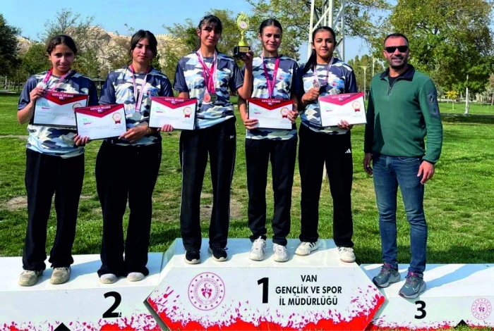 Erciş Spor Lisesinden Kros  Yarışmalarında &Ccedil;ifte Başarı