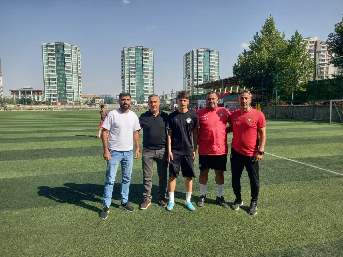 Erciş&rsquo;in Gen&ccedil; Yeteneği Amedspor&rsquo;da Artık