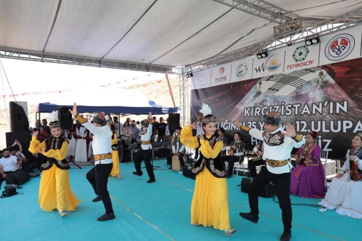 Erciş'te "12. Ulupamir K&uuml;lt&uuml;r Ş&ouml;leni"