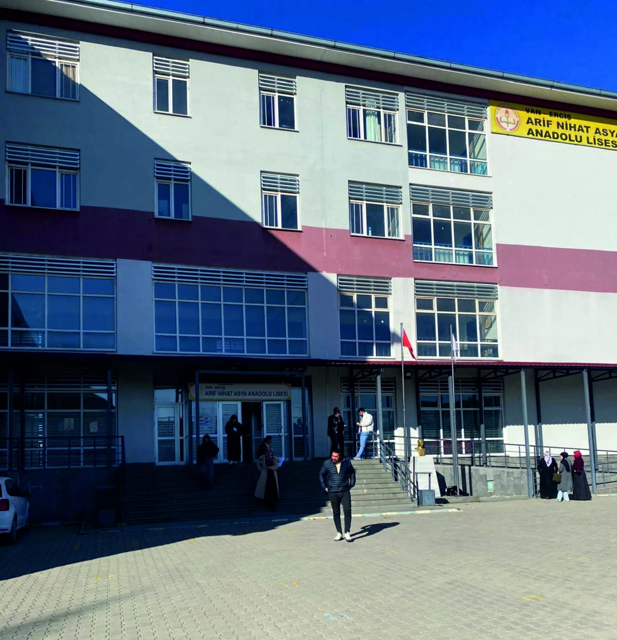 Erciş&rsquo;te A&ccedil;ık &Ouml;ğretim Lisesi Sınavının İlk Oturumu Yapıldı