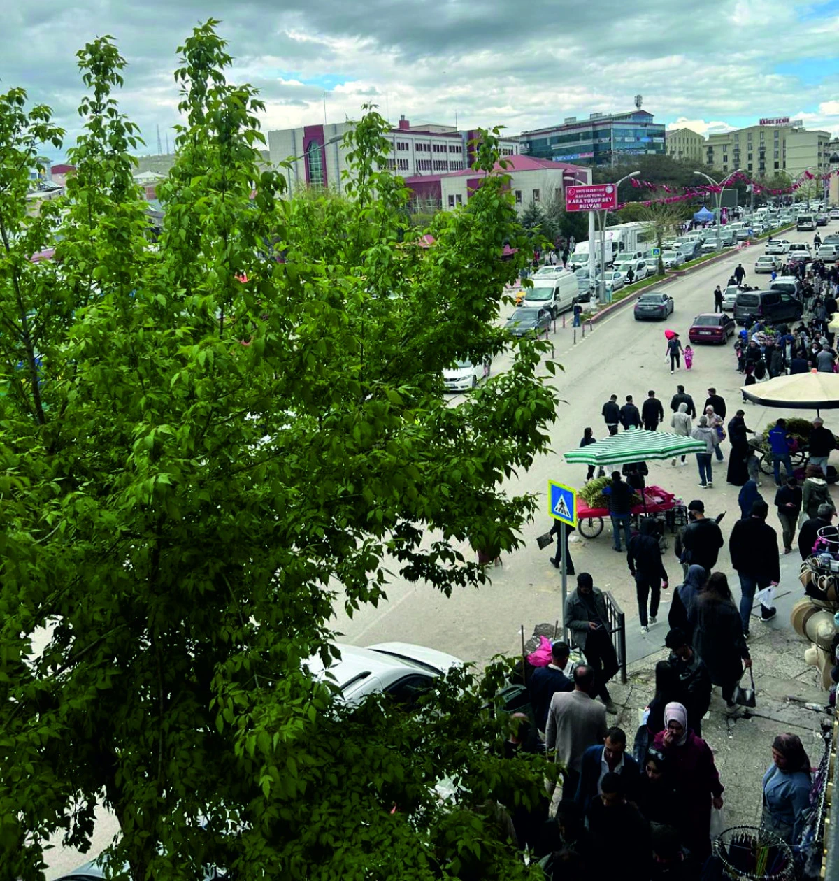 Erciş&rsquo;te Bayram &Ouml;ncesi &Ccedil;arşıda Yoğunluk 