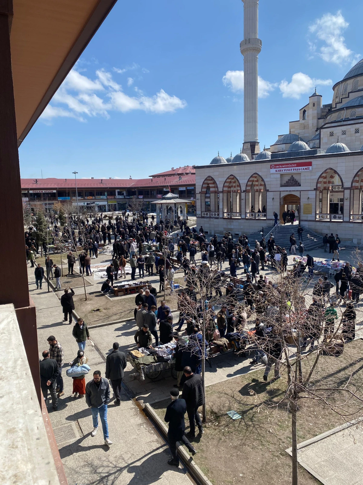 Erciş&rsquo;te Bayram Yoğunluğu : &Ccedil;arşıda Alışveriş Telaşı