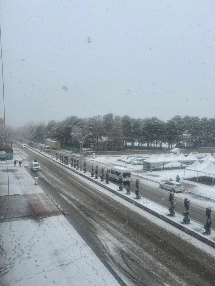 Erciş&rsquo;te Camışkıran Soğukları Etkisini S&uuml;rd&uuml;r&uuml;yor