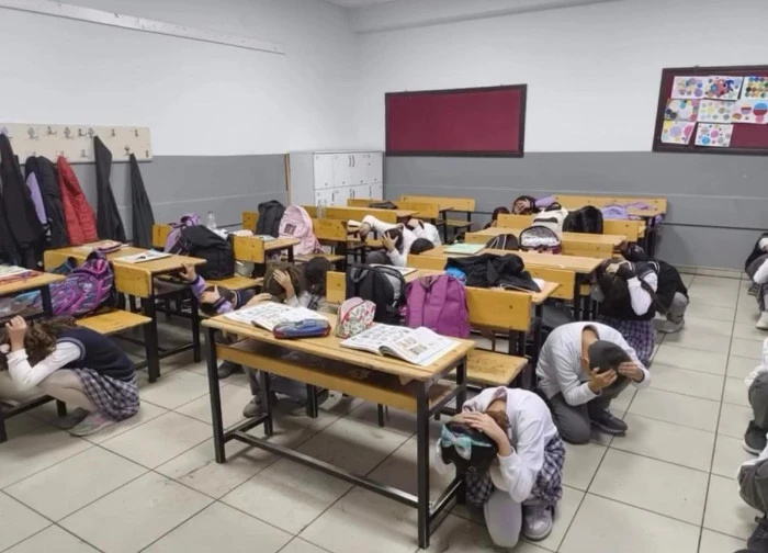 Erciş&rsquo;te Deprem Tatbikatı Ger&ccedil;eği Aratmadı