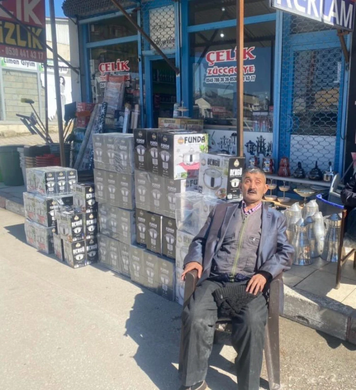Erciş&rsquo;te Emeğiyle G&ouml;n&uuml;llere Dokunuyor