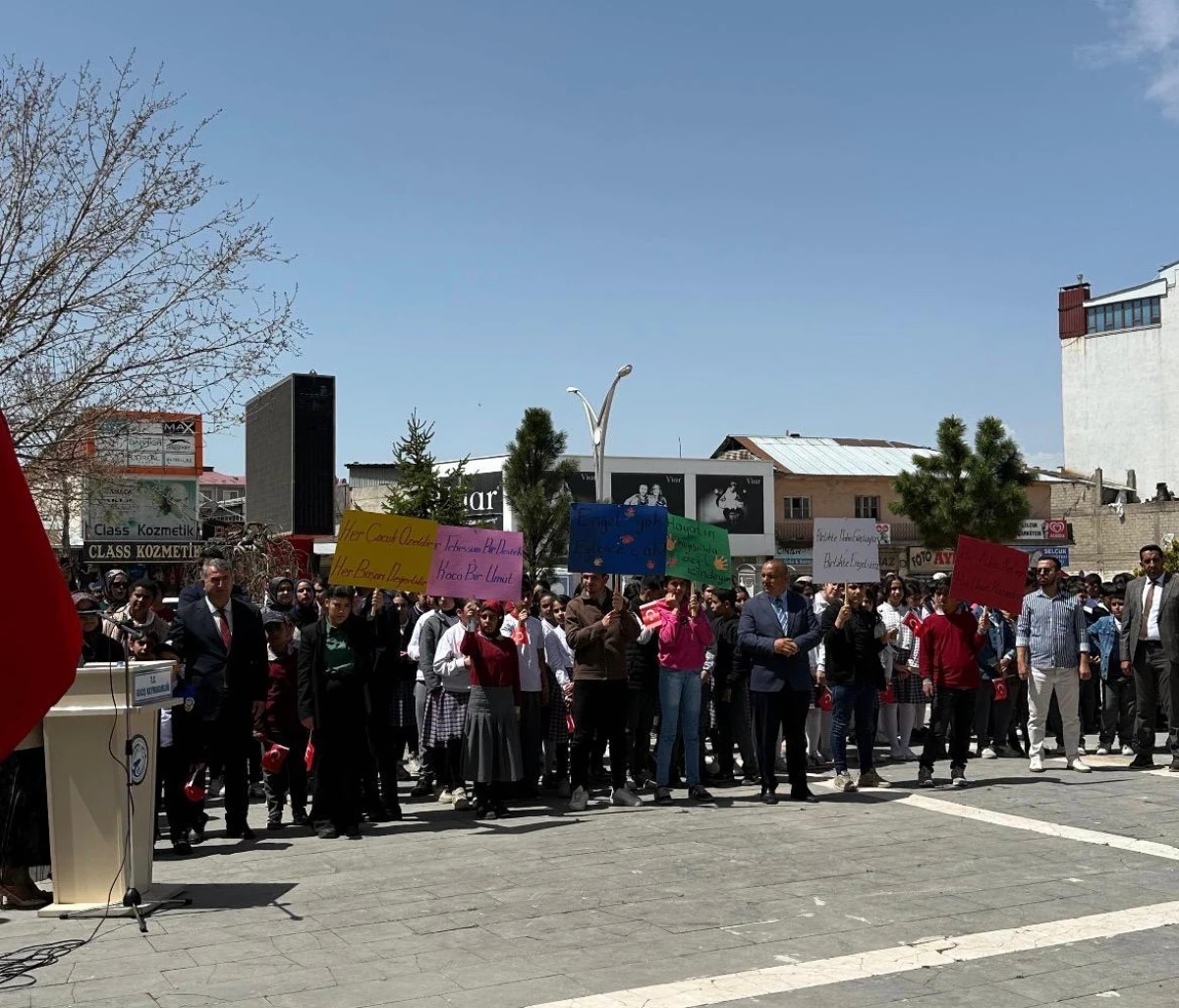 Erciş&rsquo;te Engelliler Haftası Farkındalık Programı D&uuml;zenlendi
